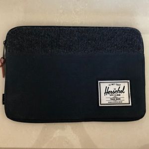 Computer case Herschel⭐️